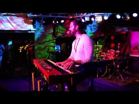 Benan covering “Man in the Mirror” by Michael Jackson