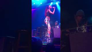 Ravyn Lenae Performs- The Night Song