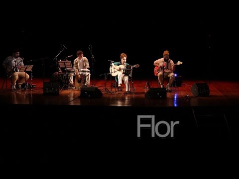 Flor - Isis Volpi