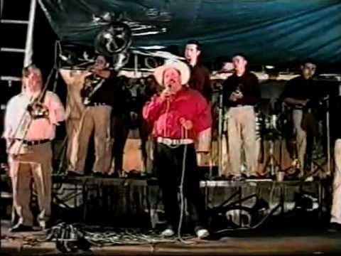 EL CORRIDO DE LOS PEREZ JUAN M RUIZ CON LA BANDA MOYAHUA