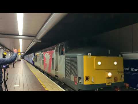 ROG 37884 blows the roof off at Glasgow Central Low Level | 7th December 2020