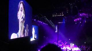 Download lagu 'How can you mend a broken heart' -  Barry Gibb e Samantha Gibb mp3