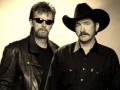 Brooks & Dunn feat. Mac Powell - Over the next hill (We'll be home)
