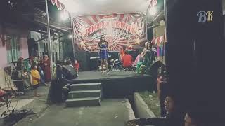 Download lagu cobo rungokno tembang kangen iki mp3