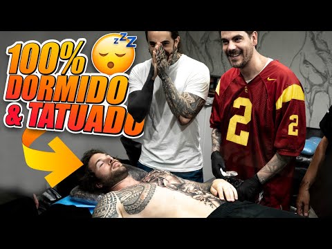 DUERMEN con ANESTESIA a MI AMIGO para TATUARLO durante 2 DÍAS 😳
