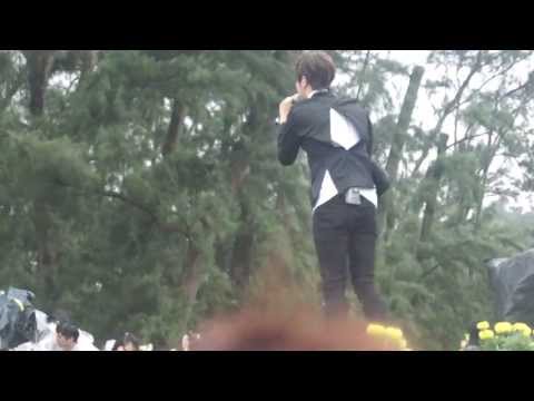(小鬼)黃鴻升 - 不屑 . 地球上最浪漫的一首歌 @澳門黑沙海灘