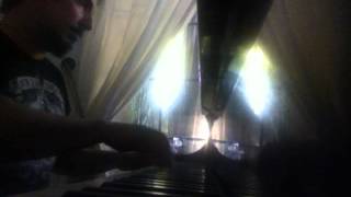 Derek Sherinian playing "Spanish Fly" on piano