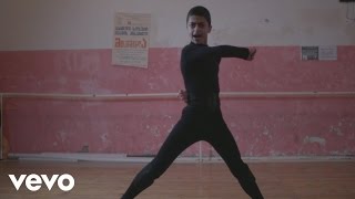 Les chers leaders Music Video