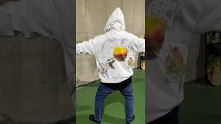 She asked me to spray paint her big hoodie！#スプレーアートエデン#スプレーアート