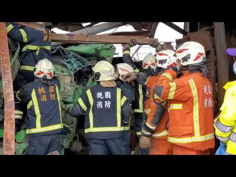 TAIWAN Cidade de Taoyuan, distrito de Dayuan, Zhongzheng East Road, perto da Dayuan Interchange Road, chegada antecipada 6 e 44 minutos devido a danos pesados ​​​​ao veículo