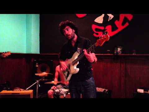 Fernando Lamadrid, Solo de bajo con The Mencial Project