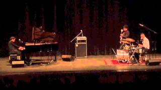 Kaeshammer - Stop That Train