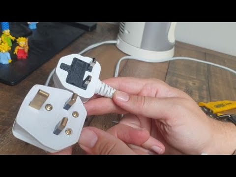 How to replace and fix a UK moulded plug for your gadget