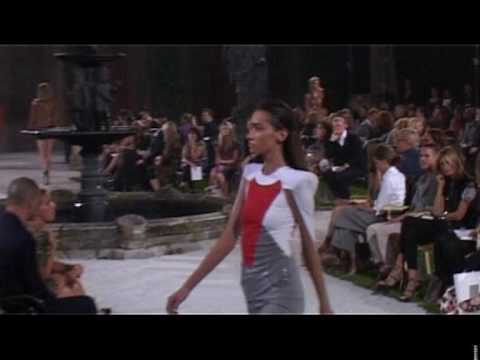 London: Julien MacDonald fashion show- Women's Ready to Wear Spring/Summer 2010