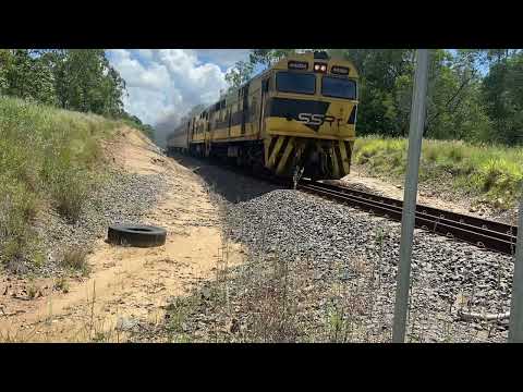Southern Shorthaul Railroad (SSR) 442 class units 04 and 06 guide AK Cars through mountain ridge rd