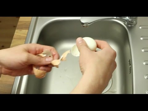 Dank dieses Tricks sind Eier in 5 Sekunden gepellt. Das Geheimnis ist das Glas.