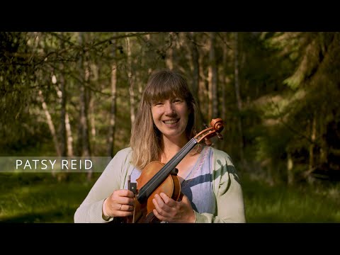 Tunes at Minkie Moss by Patsy Reid