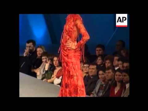 ENTERTAINMENT WEEKLY:  ENT 1-RUSSIAN FASHION