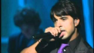 Luis Fonsi   Llueve Por dentro Live  Premios Juventud 2009