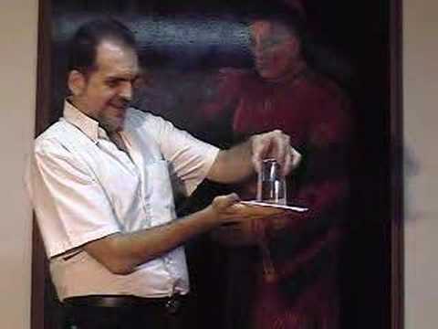 Hydrostatic Glass by Bazar de Magia