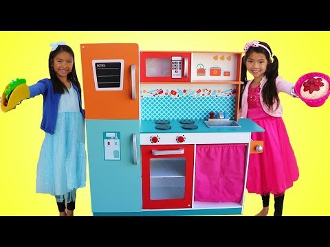 Wendy \u0026 Emma Pretend Play w/ Giant Kitchen Cooking Toy Compilation