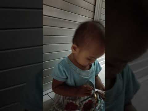 Bella bear makan ice cream