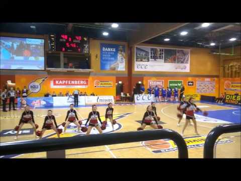 DCB Butterfly Auftritt bei den ECE Bulls