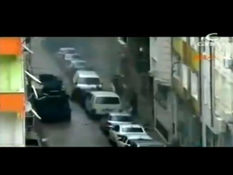 mujeres terroristas  tiran bala a  policia turca