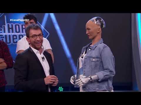 El robot humanoide Sofía, único en el mundo, llega al plató   El Hormiguero 3 0