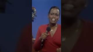 Experience the magic of Dianne Reeves in this unforgettable live performance #jazzmusic #shorts