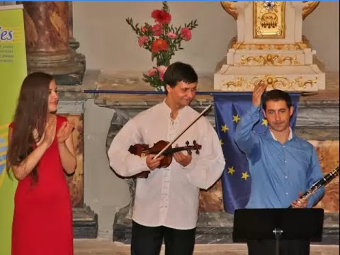 Chinese Folk Song (Galloping Horses) 赛马