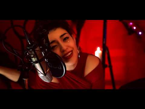 Kianna  -  Κόκκινο Φιλί  | Μπλέ Cover