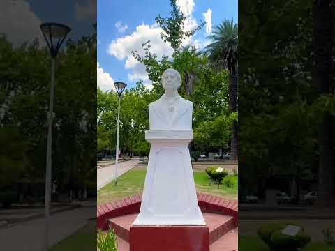 Busto al padre del aula Domingo Faustino #sarmiento en la plaza de #marcospaz en #buenosaires #bsas