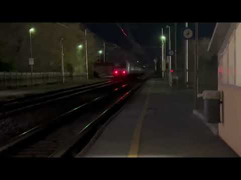 RV 3141 Ventimiglia Torino Porta Nuova in transito alla stazione di Quiliano Vado Ligure 