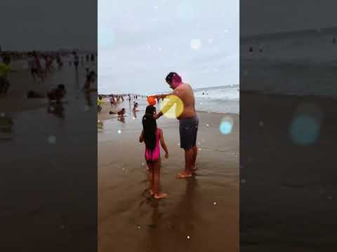 Ice cream (Mía & Ashley)en playa.