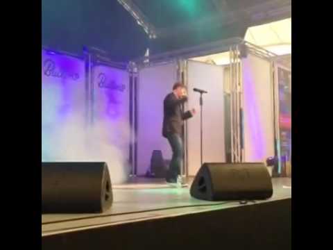 Nathan Moore The Harder I Try/ I Can't Stop The Feeling - live Butlins Minehead Sept 2016