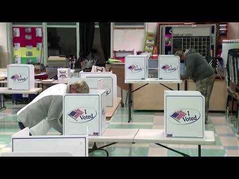 美國人開始在選舉日投票 (Americans begin casting Election Day ballots)