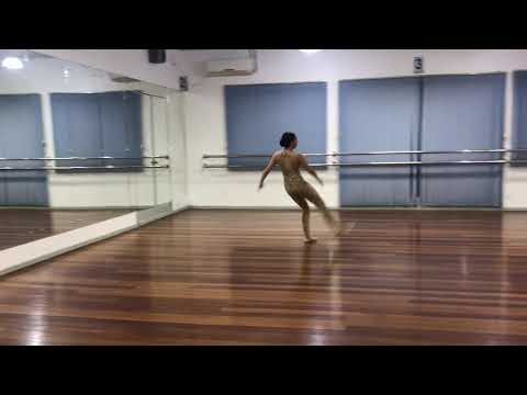 Valquíria Freitas- "Somnium"- Solo Estilo Livre- Escola de Dança Ballerina Alegrete/RS/Brasil