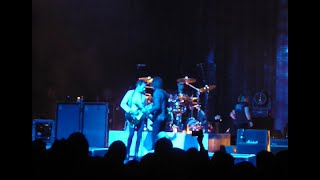 Stone Temple Pilots - Unglued (live, Scott plays guitar during the intro)