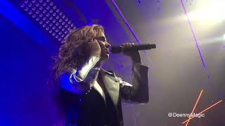 Miriam Rodriguez canta "Me tienes" en Madrid