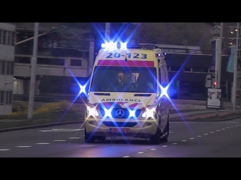 Ambulance`s 20-106 en 20-123 Met Spoed A1 Onderweg naar het EMC Rotterdam