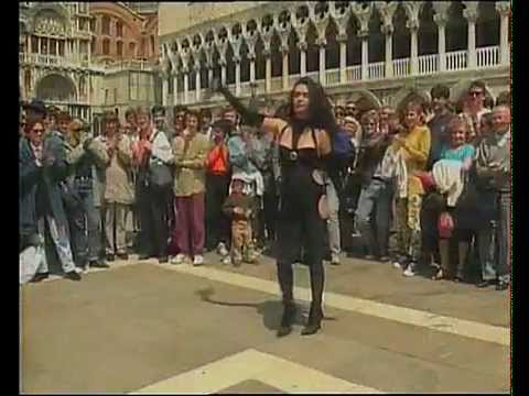 Claudia Ohana em Vamp