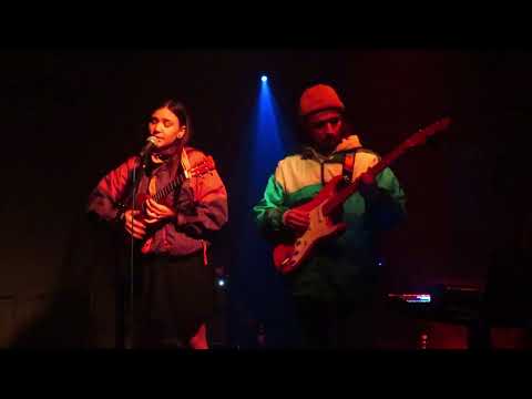 Dina Jashari - Kopnezhi (live @ Dva osam)