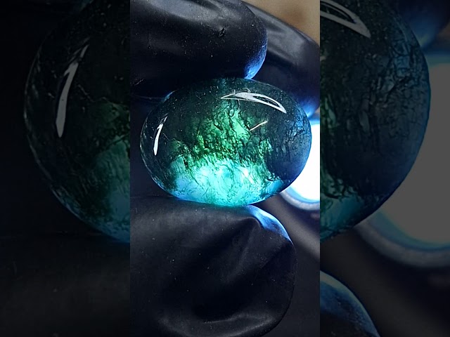 حجر عقيق طحلبي مشجر طبيعي