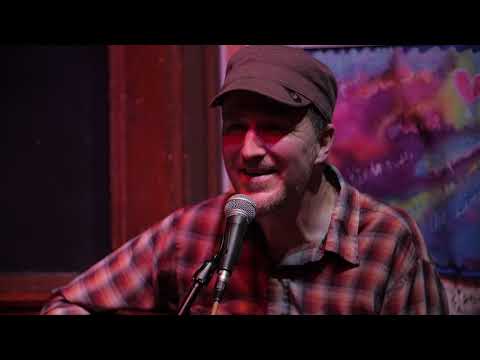 Peter Mulvey & SistaStrings: The Trapeze Swinger