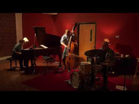 Pandelis Karayorgis Trio, How Daisies Jiggle