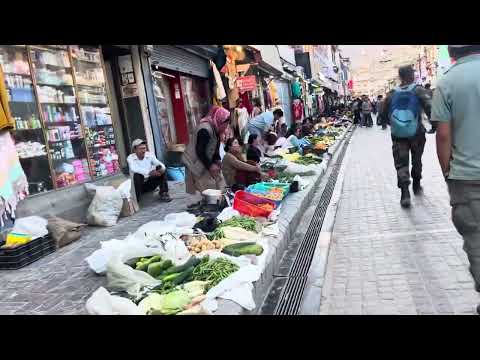 Leh main market | women selling organic vegetables and fruits