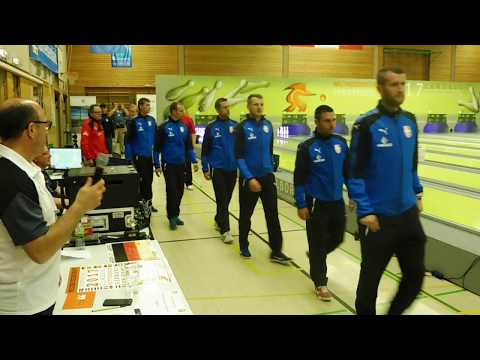 Einmarsch und Begrüßung vor dem Halbfinale Herren - Kegeln Classic WM 2017 in Dettenheim
