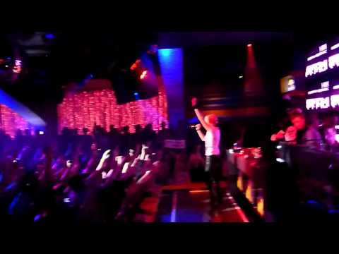 Antoos & Tebron feat. Emma Hewitt - Waiting [live]