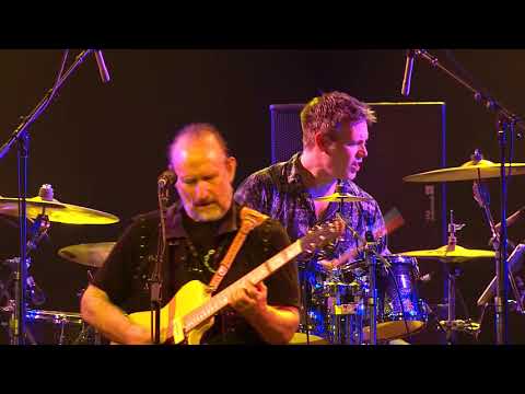 Colin Hay & Chris Tamwoy Performing 'Be Good Johnny' LIVE!